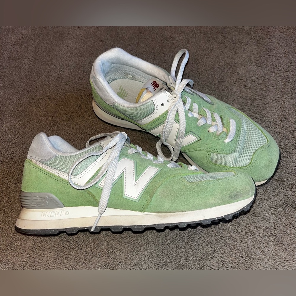 New Balance 574 Women’s size 10 Light Green Sneakers